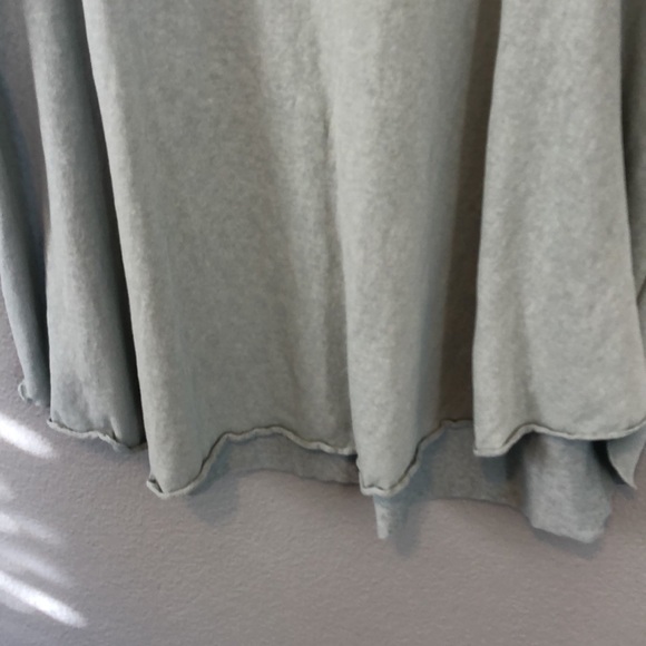 Easel Green White Stripe Textured Flowy 3/4 Sleeve Top Medium - Picture 5 of 8